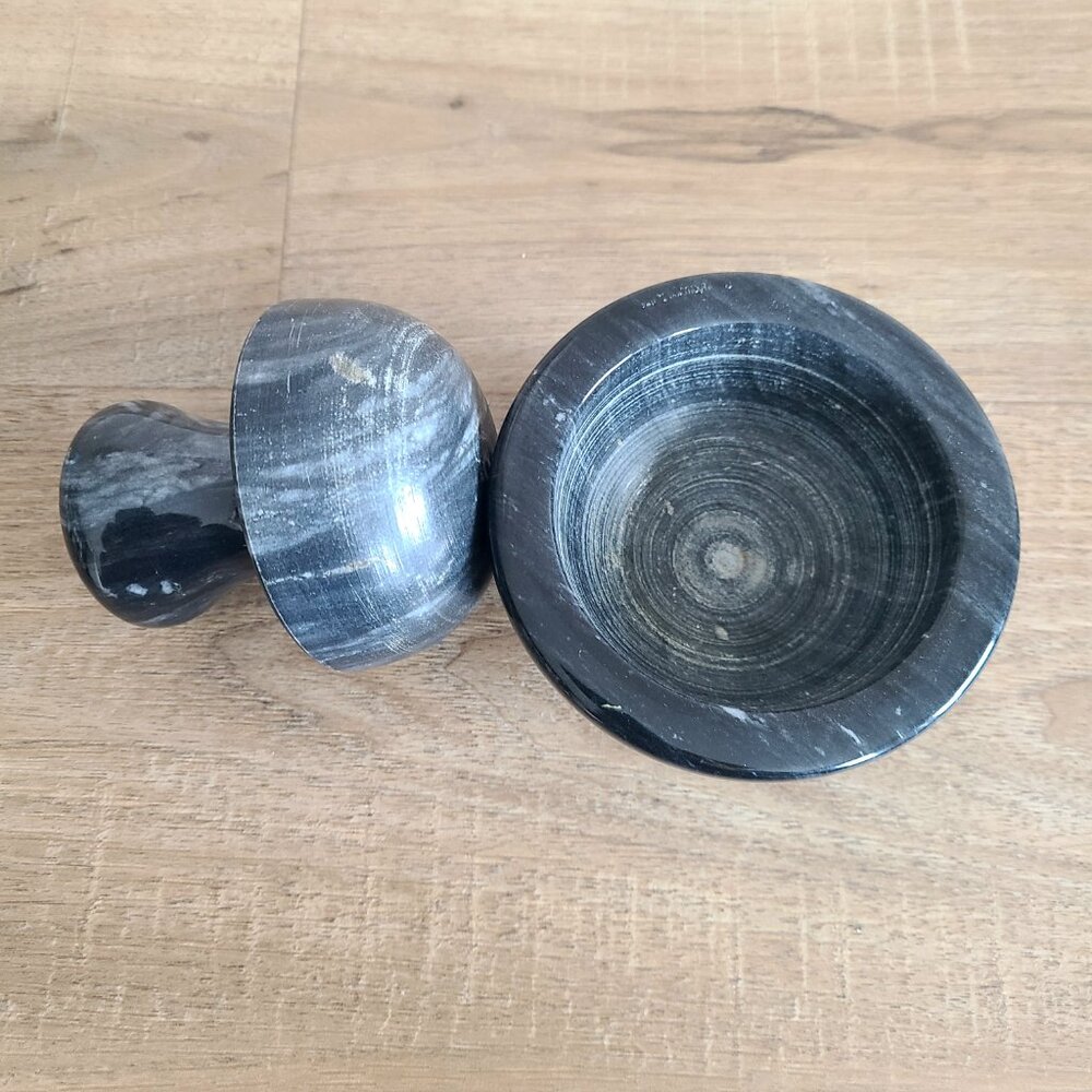 Black marble mortal & pestle. - Picture 3 of 5
